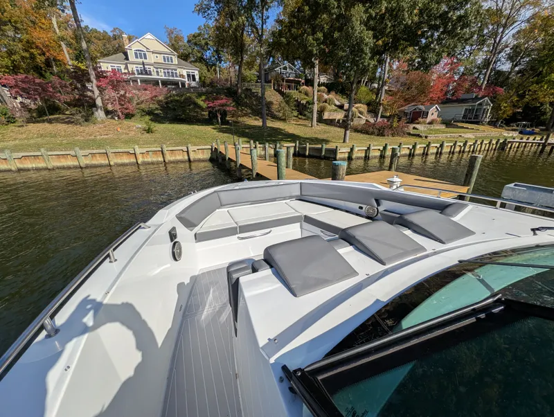 Slide: The Image of Cruisers Yachts 38 GLS 2021 - 7