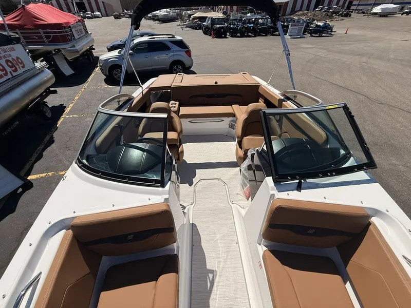 Slide: The Image of Four Winns HD2 2026 - 19