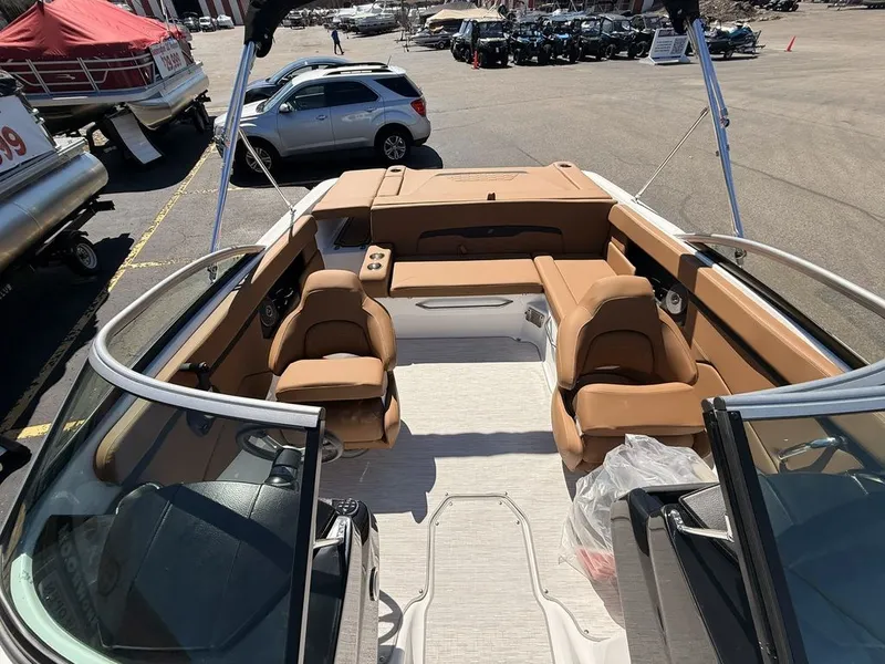 Slide: The Image of Four Winns HD2 2026 - 20