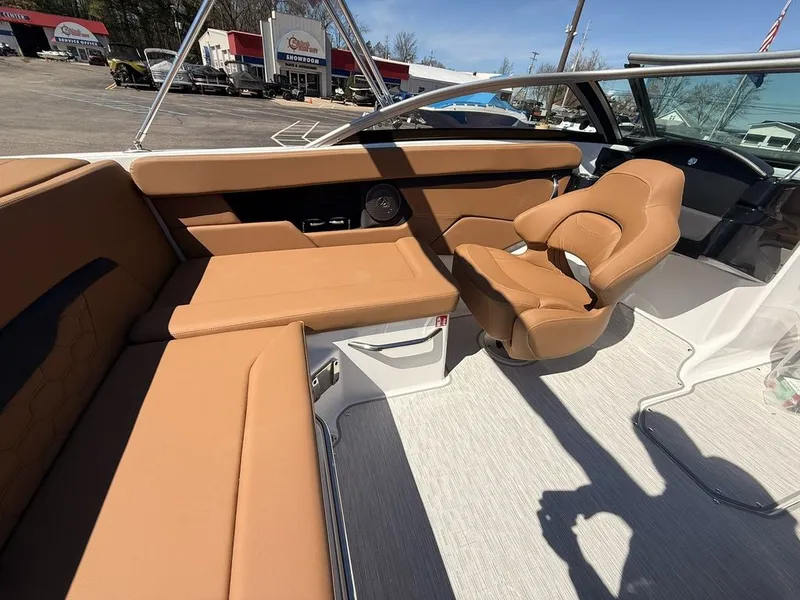 Slide: The Image of Four Winns HD2 2026 - 23