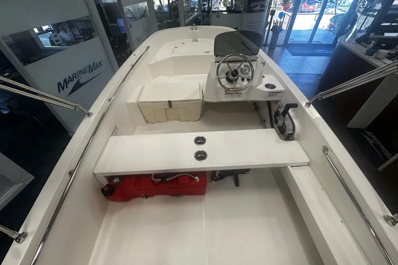 Slide: The Image of Boston Whaler 160 Super Sport 2026 - 6