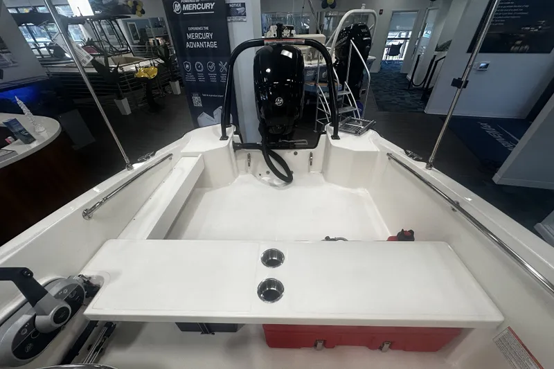Slide: The Image of Boston Whaler 160 Super Sport 2026 - 8