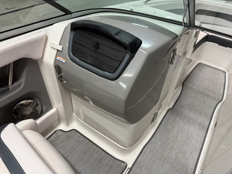 Slide: The Image of Chaparral 246 2019 - 35