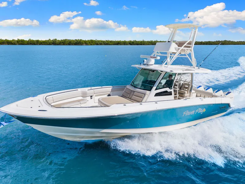 Slide: The Image of Boston Whaler 380 OUTRAGE 2020 - 16