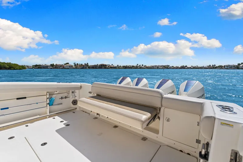 Slide: The Image of Boston Whaler 380 OUTRAGE 2020 - 24