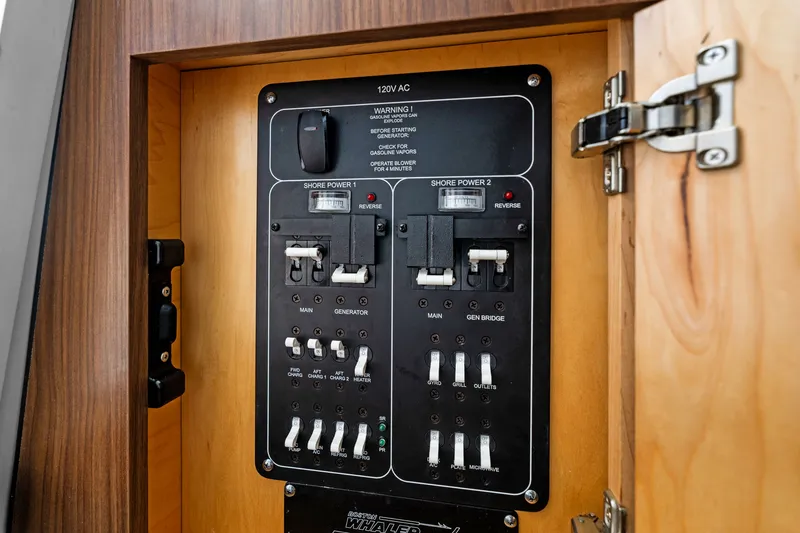 Slide: The Image of Boston Whaler 380 OUTRAGE 2020 - 30