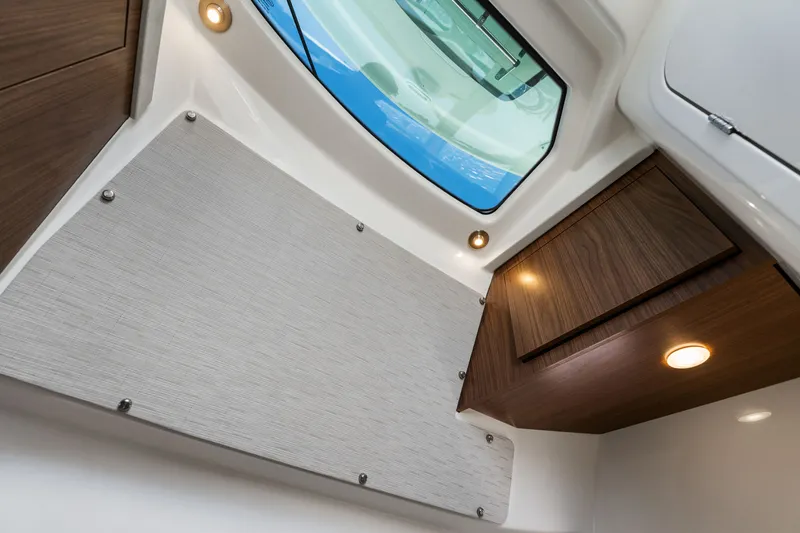 Slide: The Image of Boston Whaler 380 OUTRAGE 2020 - 31