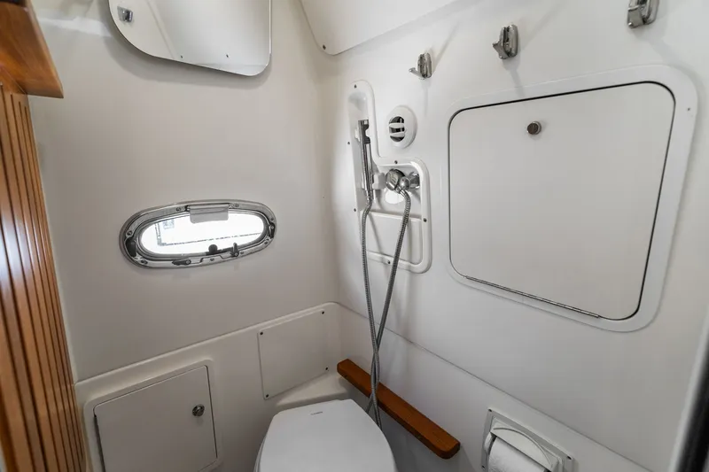 Slide: The Image of Boston Whaler 380 OUTRAGE 2020 - 33