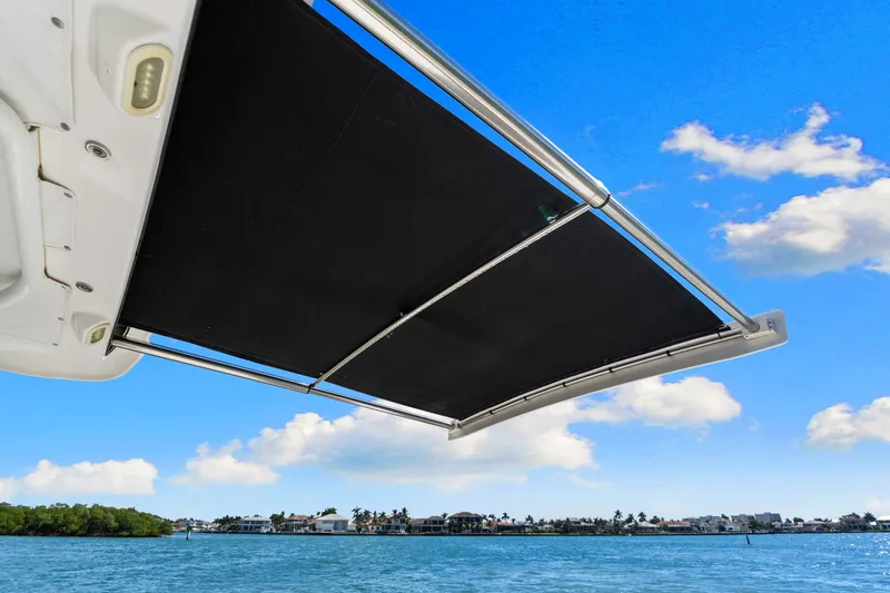 Slide: The Image of Boston Whaler 380 OUTRAGE 2020 - 38