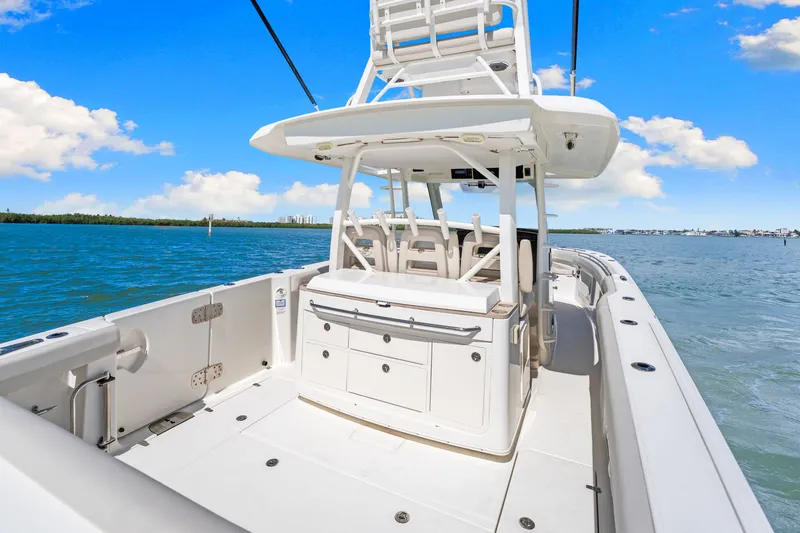 Slide: The Image of Boston Whaler 380 OUTRAGE 2020 - 42