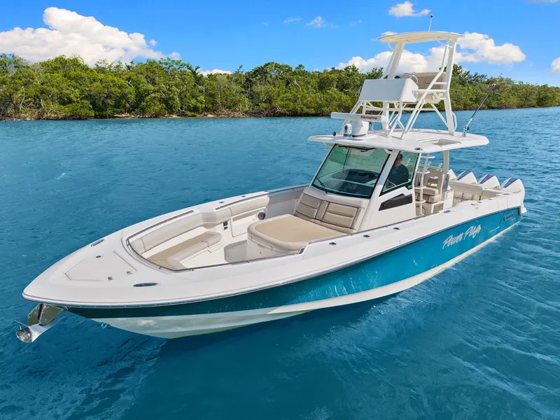 Slide: The Image of Boston Whaler 380 OUTRAGE 2020 - 5