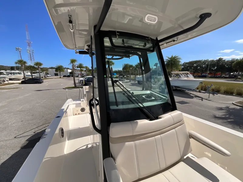 Slide: The Image of Boston Whaler 280 Dauntless 2026 - 14