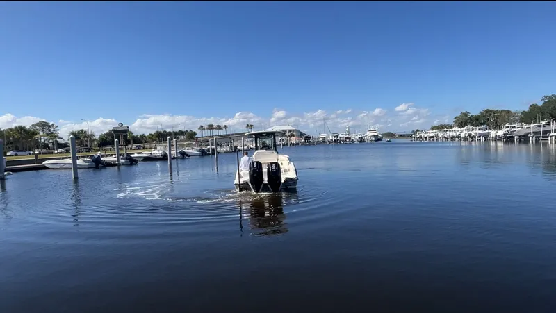 Slide: The Image of Boston Whaler 280 Dauntless 2026 - 3