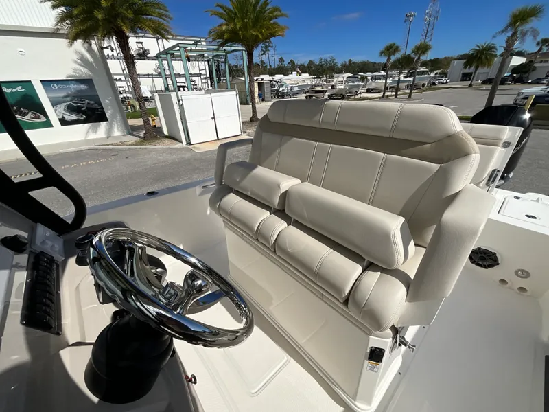 Slide: The Image of Boston Whaler 280 Dauntless 2026 - 4