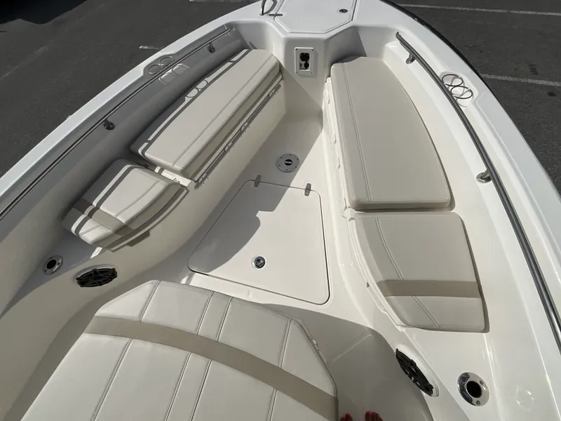 Slide: The Image of Boston Whaler 280 Dauntless 2026 - 5