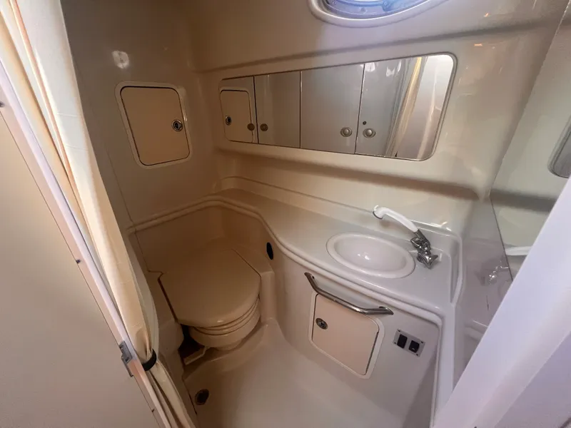 Slide: The Image of Sea Ray 320 Sundancer 2006 - 16