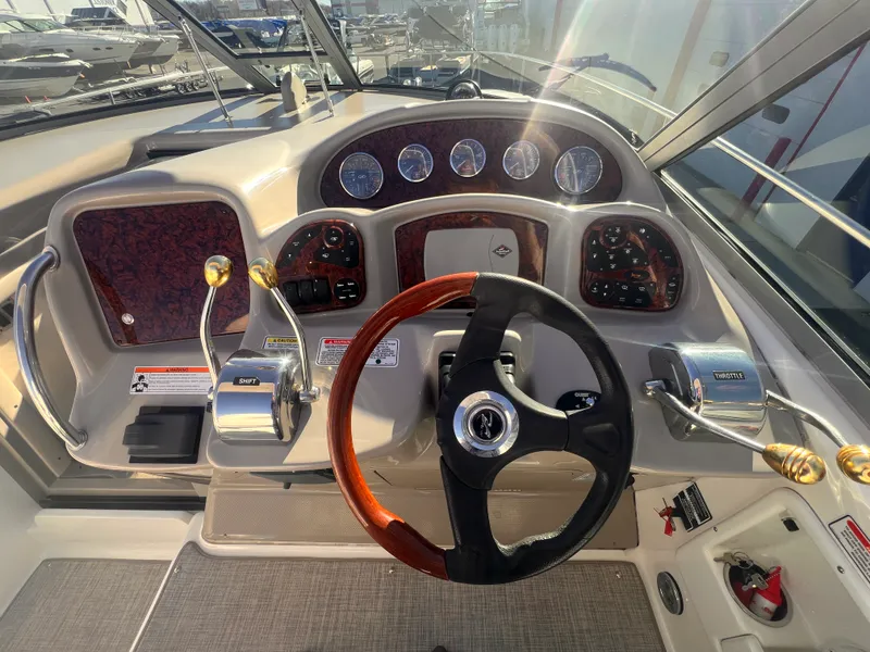 Slide: The Image of Sea Ray 320 Sundancer 2006 - 18