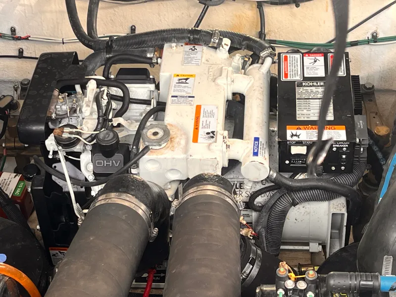 Slide: The Image of Sea Ray 320 Sundancer 2006 - 20