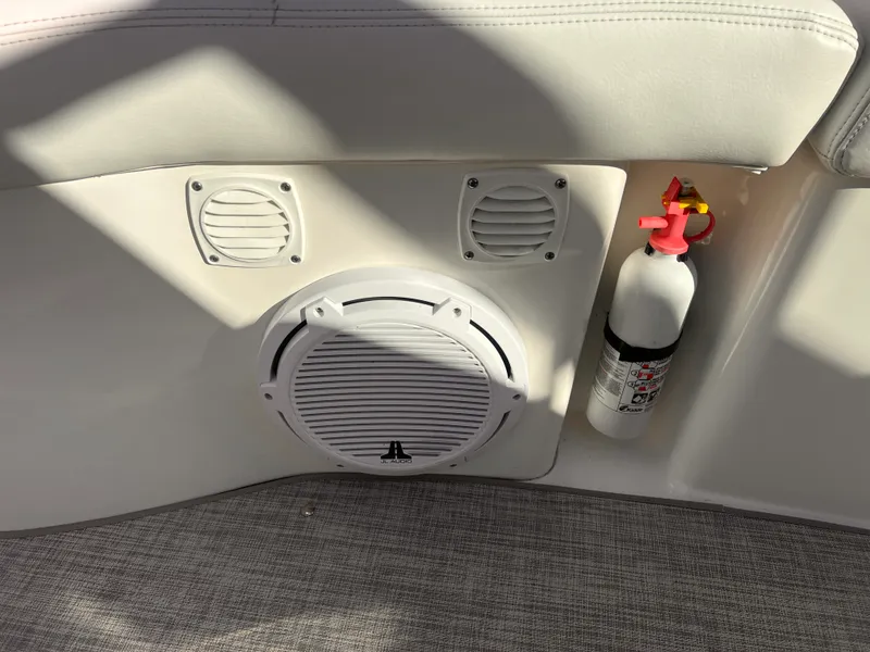 Slide: The Image of Sea Ray 320 Sundancer 2006 - 24