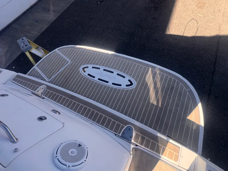 Slide: The Image of Sea Ray 320 Sundancer 2006 - 6