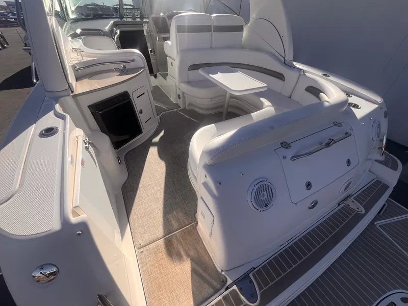 Slide: The Image of Sea Ray 320 Sundancer 2006 - 9