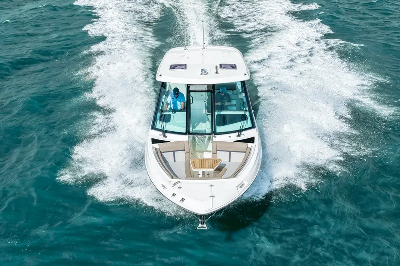 Slide: The Image of Boston Whaler 330 Vantage 2026 - 30