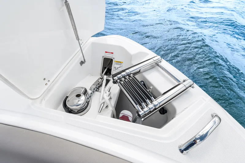 Slide: The Image of Boston Whaler 330 Vantage 2026 - 56