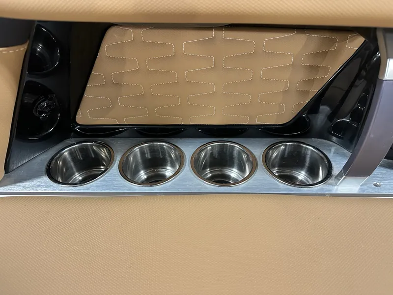 Slide: The Image of Mastercraft X24 2021 - 19