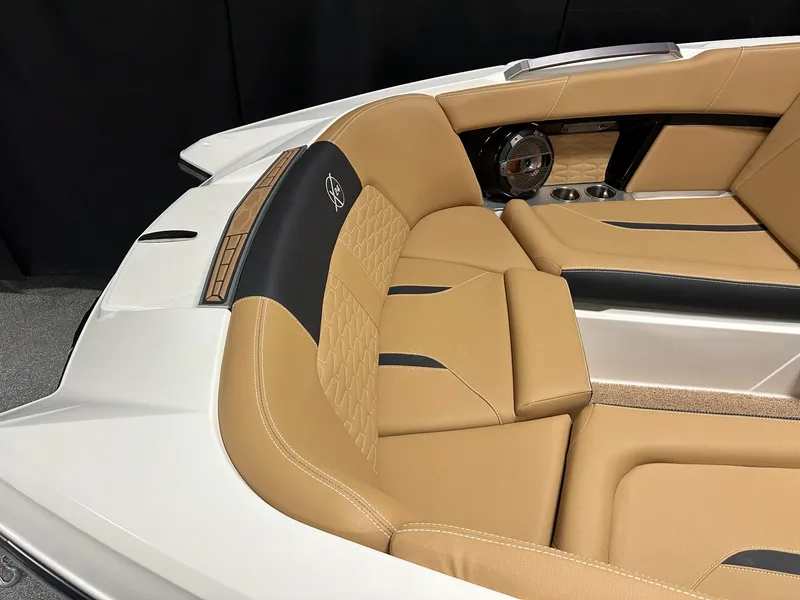 Slide: The Image of Mastercraft X24 2021 - 2