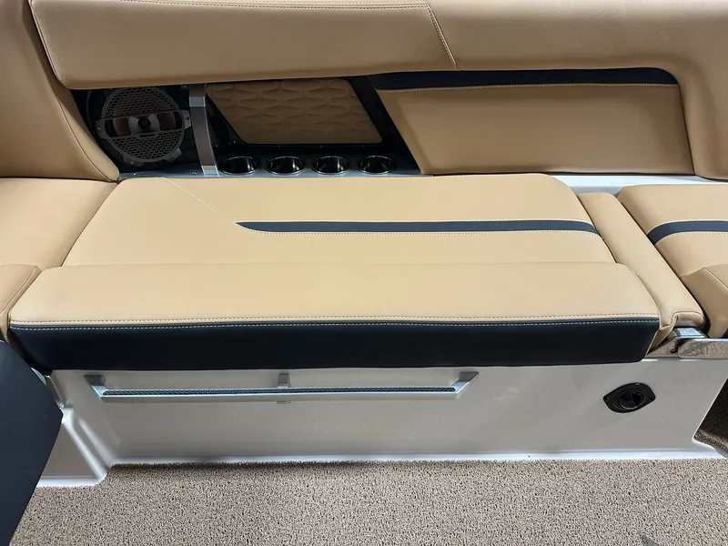 Slide: The Image of Mastercraft X24 2021 - 24