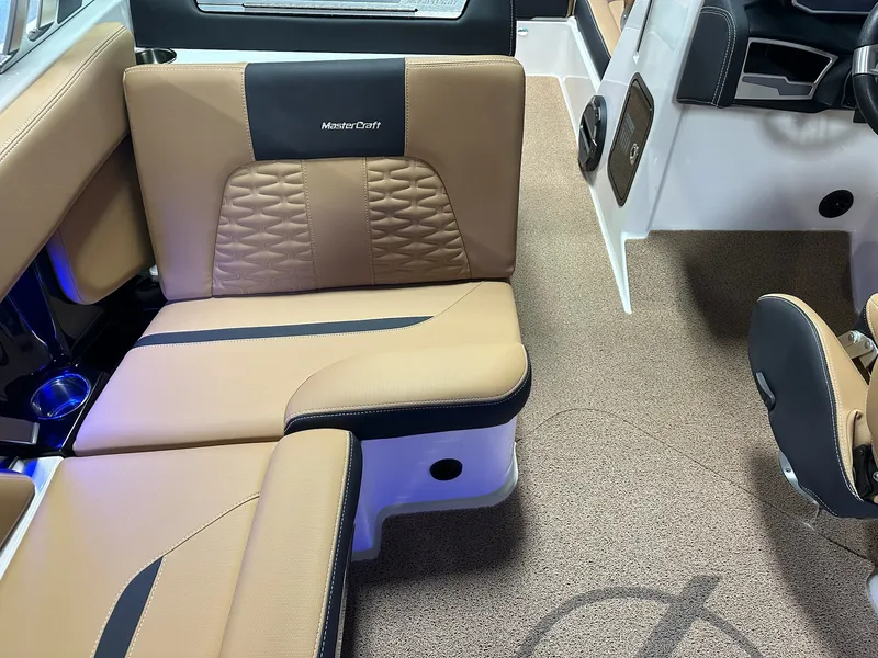 Slide: The Image of Mastercraft X24 2021 - 31