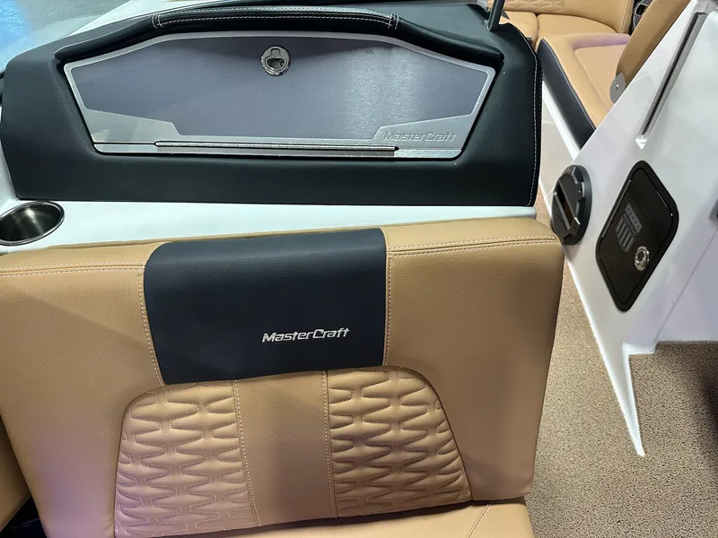 Slide: The Image of Mastercraft X24 2021 - 33