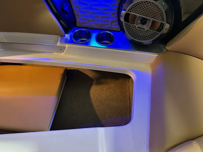 Slide: The Image of Mastercraft X24 2021 - 44