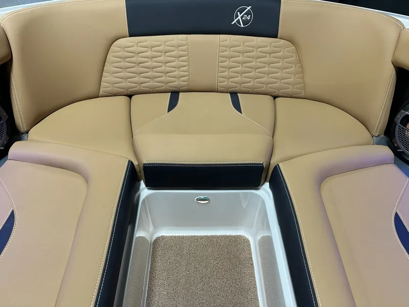 Slide: The Image of Mastercraft X24 2021 - 46