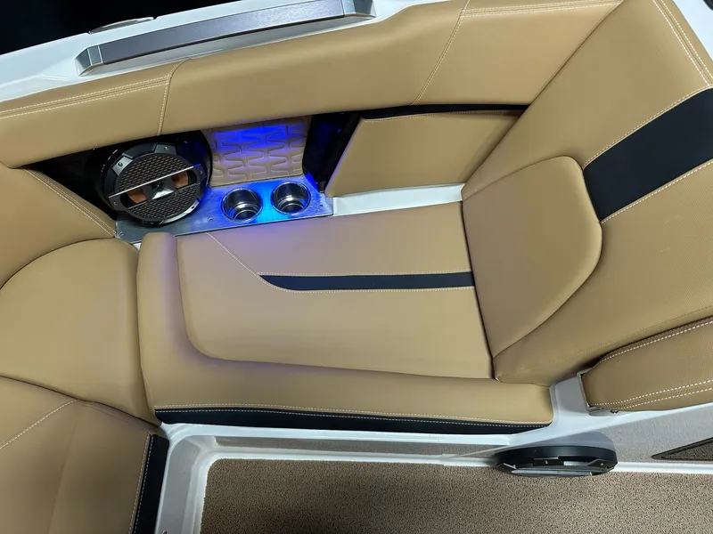 Slide: The Image of Mastercraft X24 2021 - 49