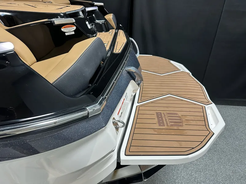 Slide: The Image of Mastercraft X24 2021 - 8