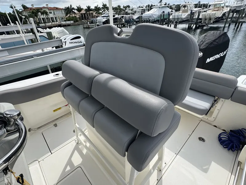 Slide: The Image of Boston Whaler 230 OUTRAGE 2022 - 21