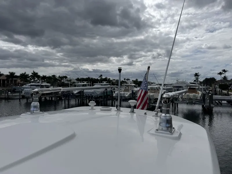 Slide: The Image of Boston Whaler 230 OUTRAGE 2022 - 29