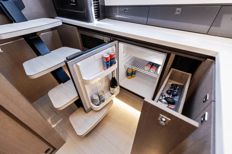 Slide: The Image of Galeon 435 GTO 2026 - 52