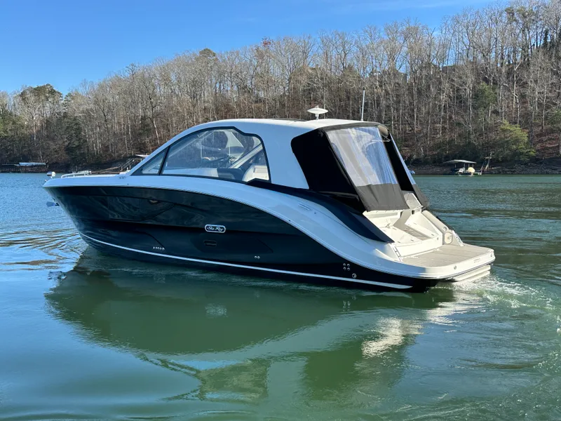 Slide: The Image of Sea Ray Sundancer 370 2026 - 10