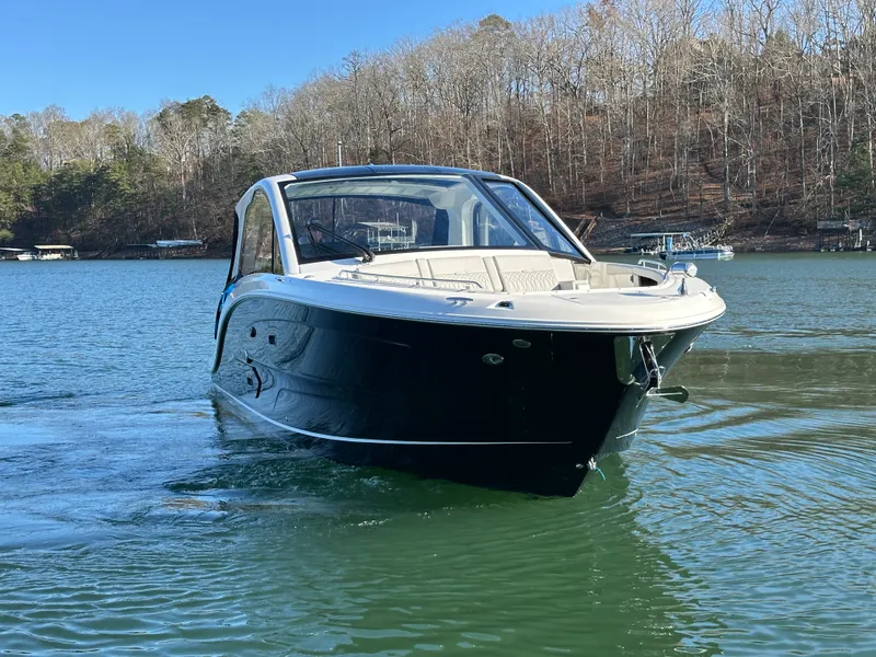 Slide: The Image of Sea Ray Sundancer 370 2026 - 3