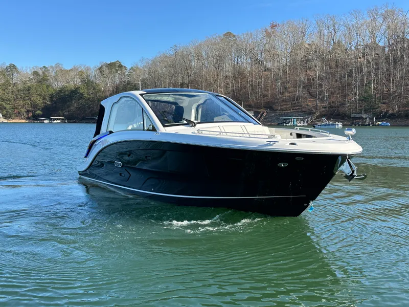Slide: The Image of Sea Ray Sundancer 370 2026 - 4