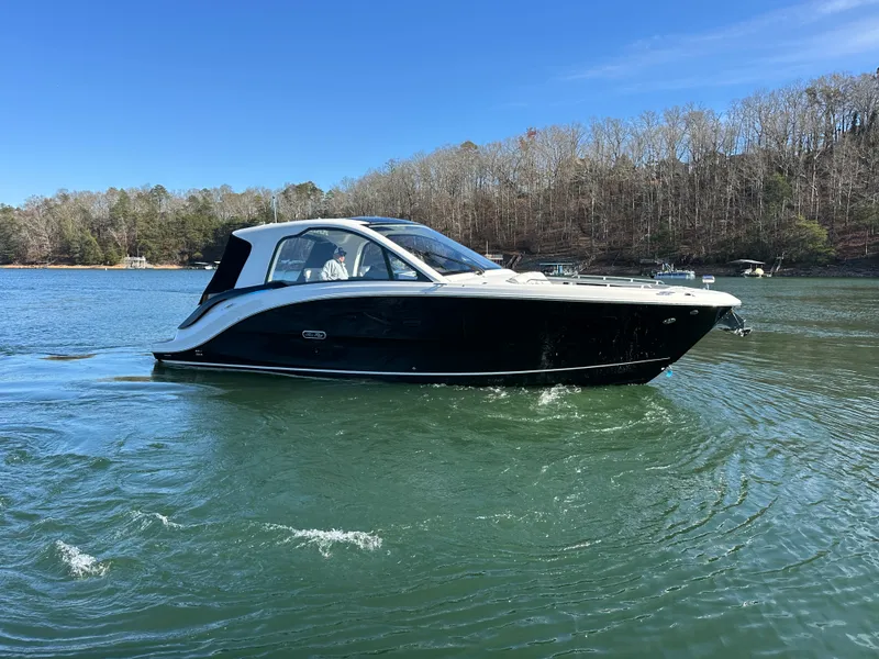 Slide: The Image of Sea Ray Sundancer 370 2026 - 5