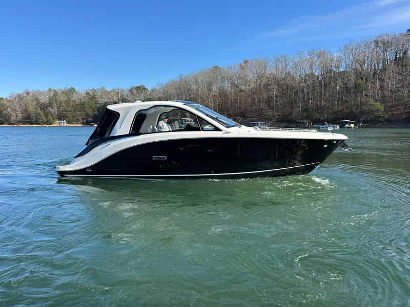 Slide: The Image of Sea Ray Sundancer 370 2026 - 6