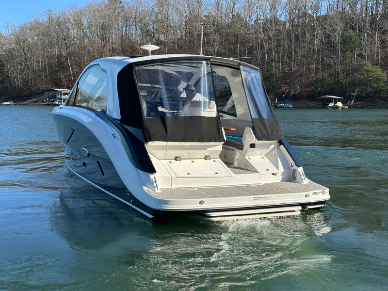 Slide: The Image of Sea Ray Sundancer 370 2026 - 9