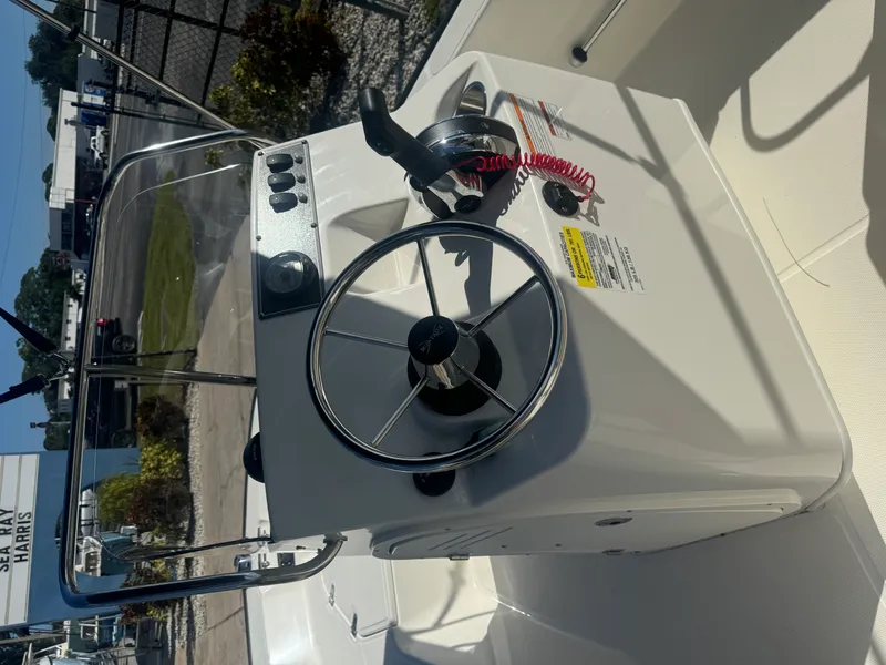 Slide: The Image of Boston Whaler 150 MONTAUK 2023 - 10