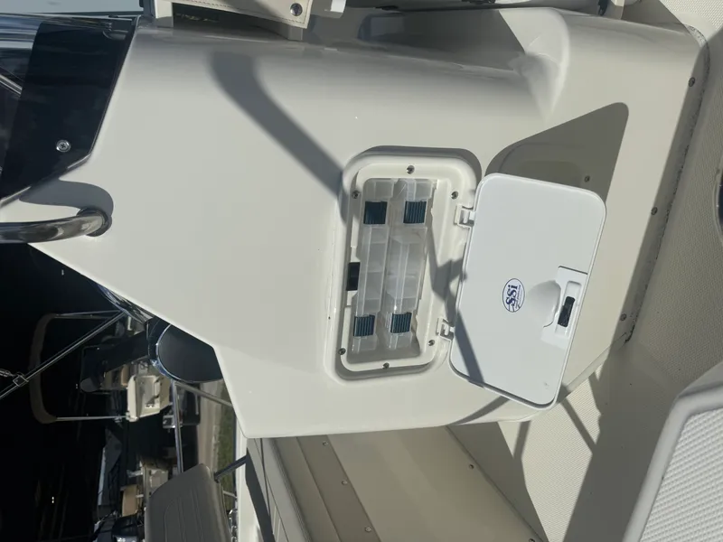 Slide: The Image of Boston Whaler 150 MONTAUK 2023 - 12