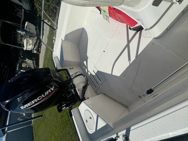 Slide: The Image of Boston Whaler 150 MONTAUK 2023 - 6