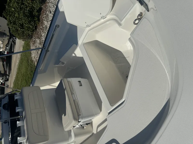Slide: The Image of Boston Whaler 150 MONTAUK 2023 - 8