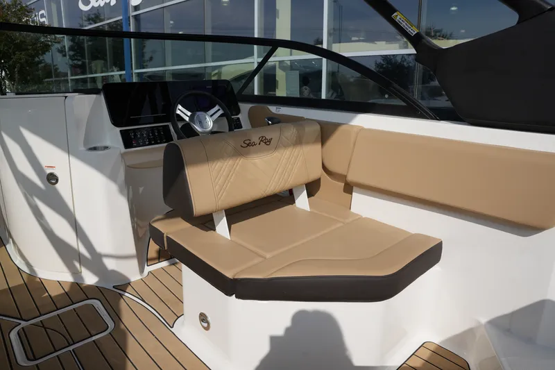 Slide: The Image of Sea Ray SDX 230 2026 - 14